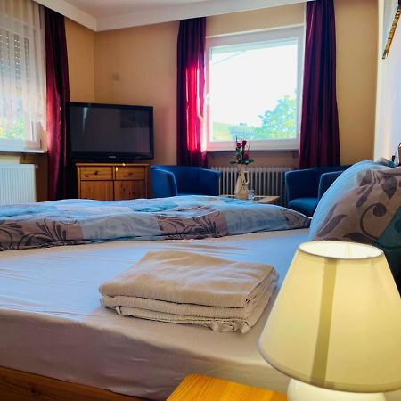 Hotel Ochsen Ortenberg  Bagian luar foto